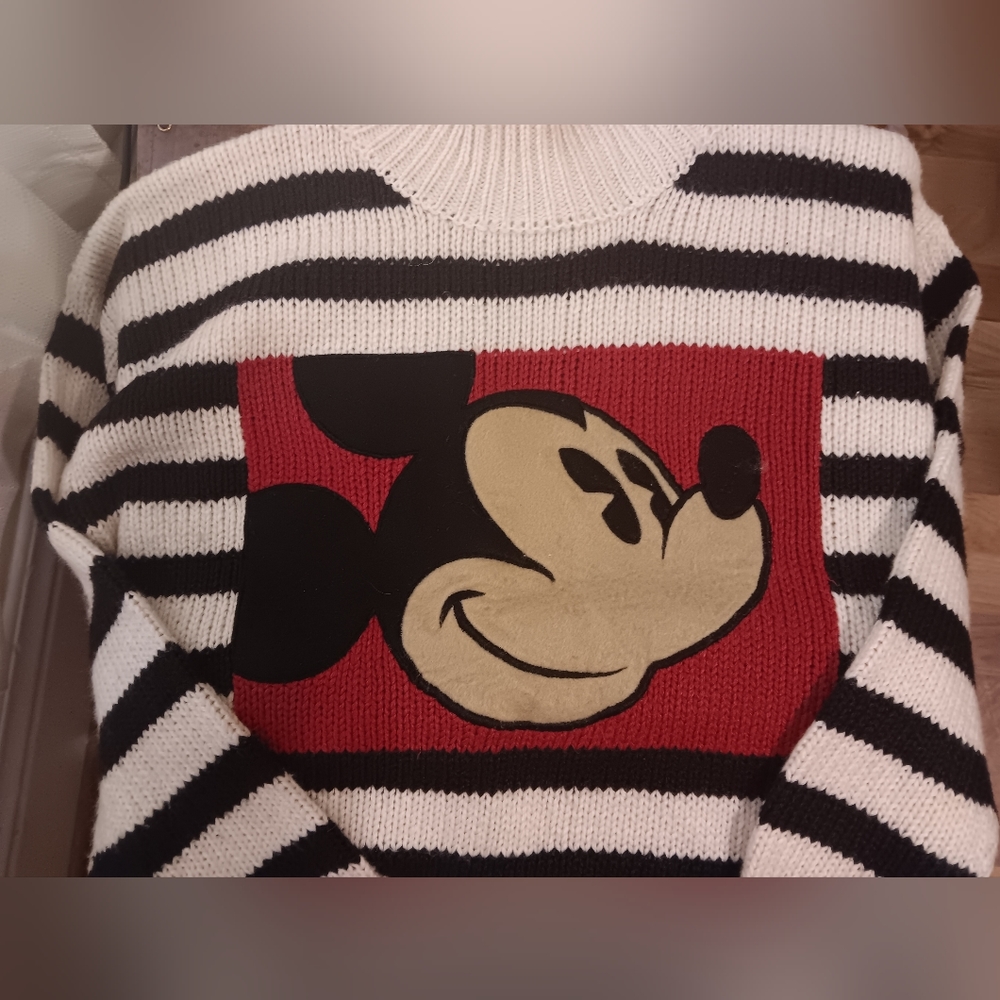Vintage Mickey Mouse sweater